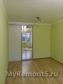 Детская комната в зеленых тонах