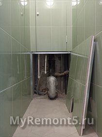 Панель за унитазом снимается при необходимости