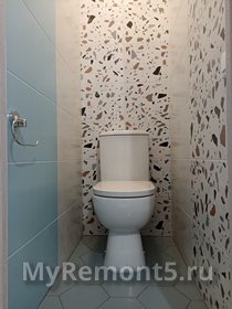 Отдельный туалет после отделки плиткой
